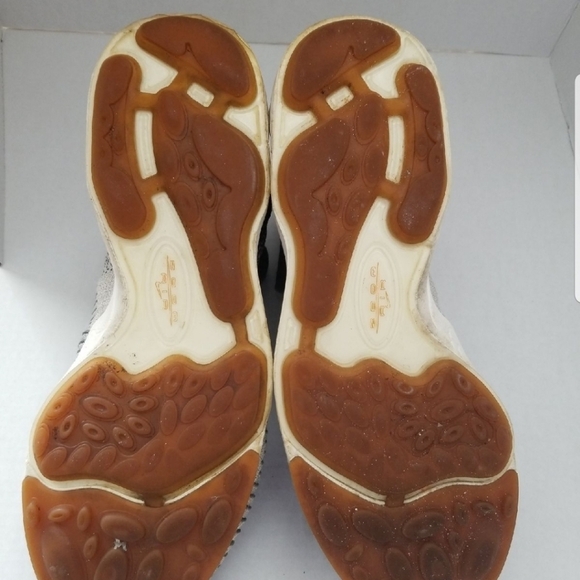 Athletic_Shoes